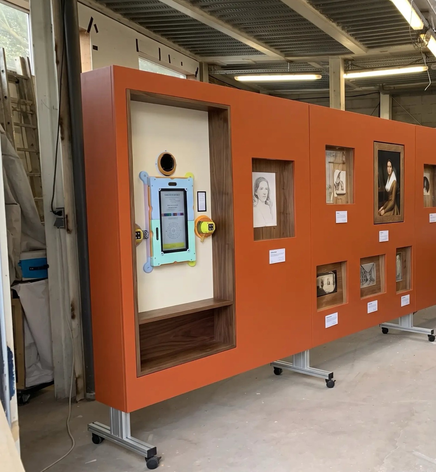 The experience wall and its terminal, installed in a venue